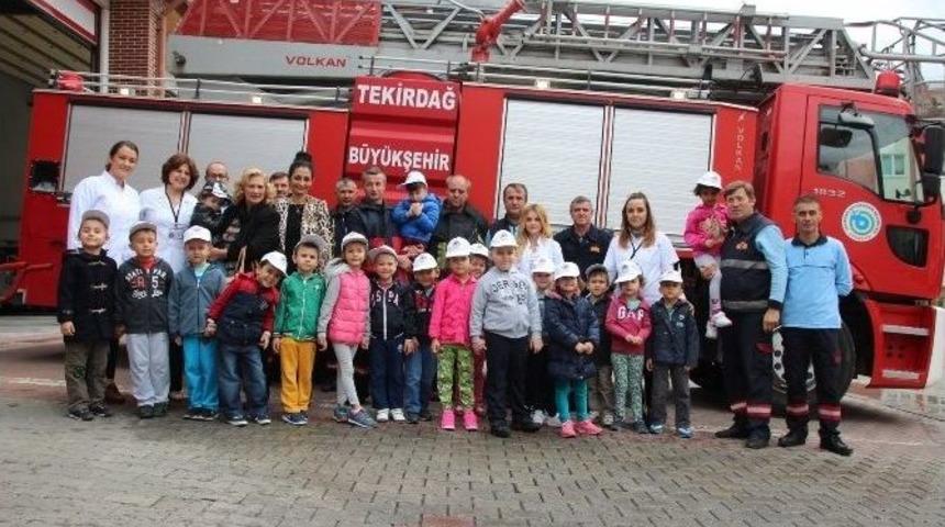 Minik Öğrenciler İtfaiyeyi Gezdi