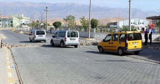 Silopi'de Pkk'lı Terörister, Hastane Yoluna Bomba Koydu