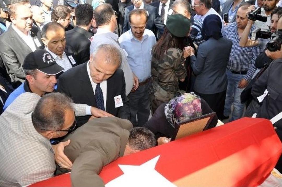 Şehit Polis Son Yolculuğuna Uğurlandı