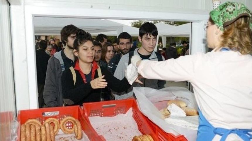 &Uuml;niversite &Ouml;ğrencileri &Uuml;cretsiz &Ccedil;orba İ&ccedil;in Kampanya Başlattı