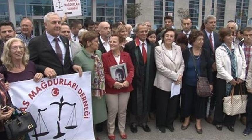 Poyrazk&ouml;y Davası Sonrası Adliye &Ouml;n&uuml;nde A&ccedil;ıklamalar Yapıldı