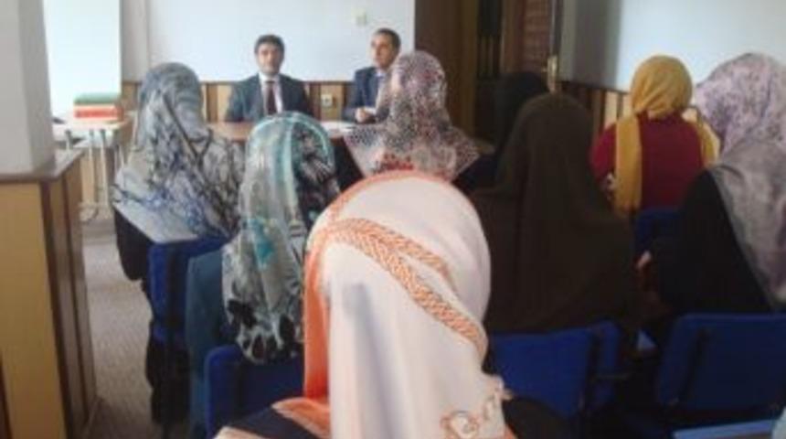 M&uuml;ft&uuml; Geylani Kur&rsquo;an Kursu &Ouml;ğreticileriyle Toplantı Yaptı