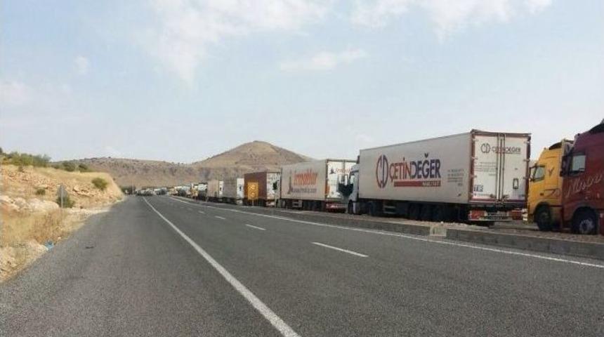 İpek Yolu Trafiğe Kapandı