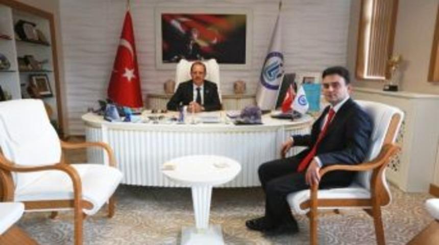 Vali Yardımcısı Recep H&ouml;l&rsquo;den Rekt&ouml;r Coşkun&rsquo;a Ziyaret