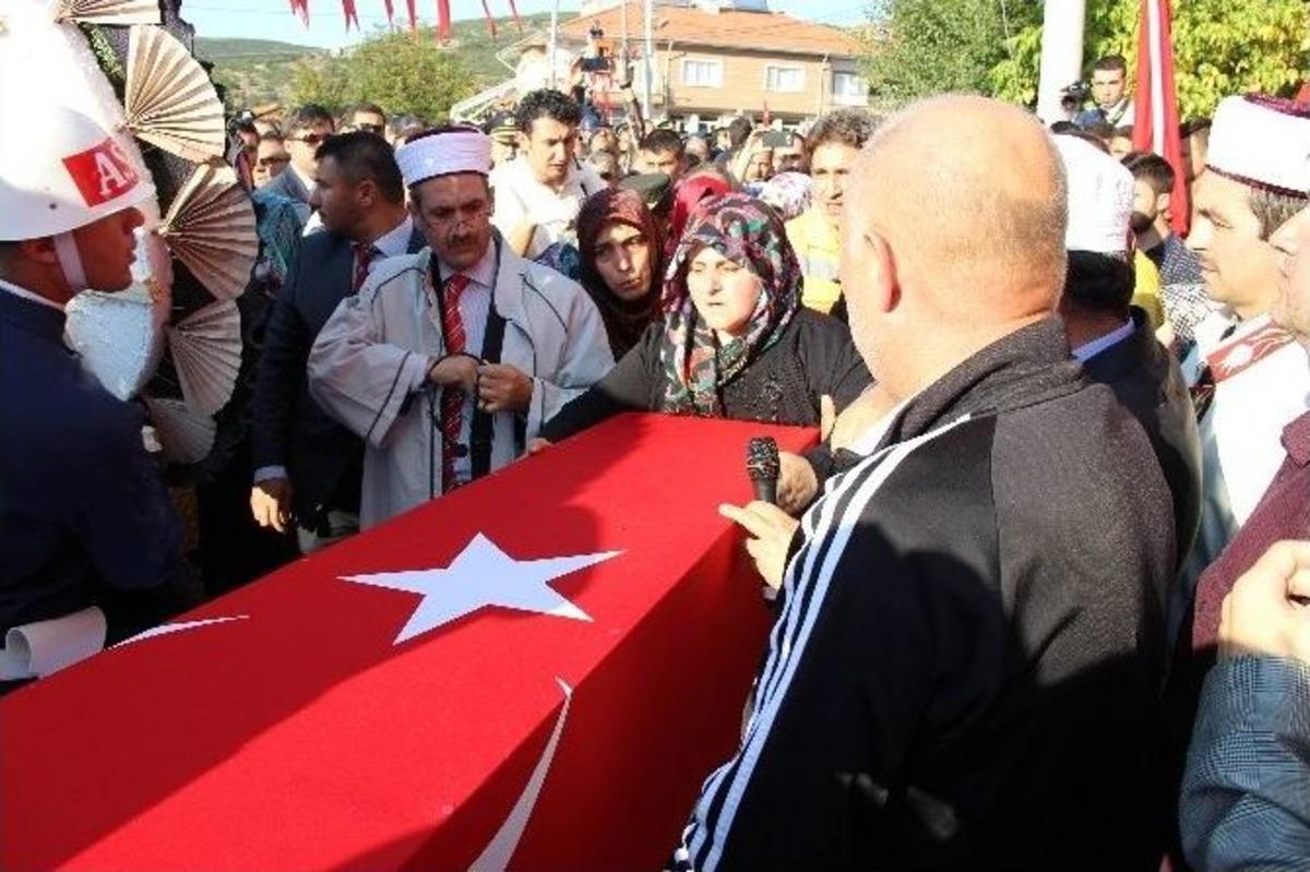 Tabuta Sarılan Şehit Annesi: &ldquo;&ldquo;aslan, Aslan, Aslan Oğlum&rdquo;