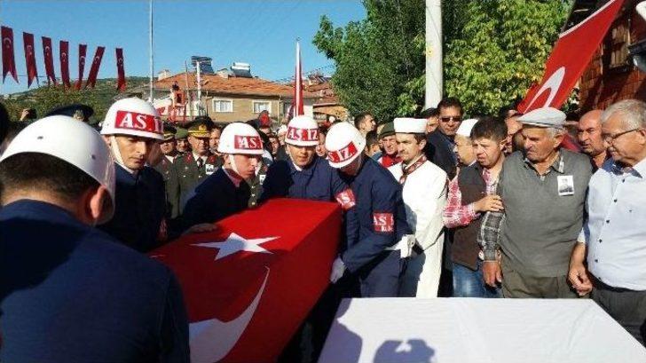 Tabuta Sarılan Şehit Annesi: ““aslan, Aslan, Aslan Oğlum” G4