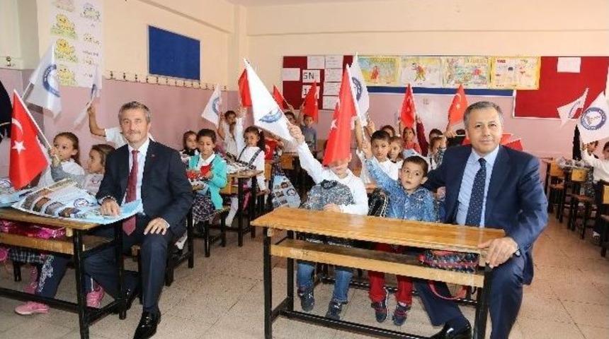 Şahinbey Belediyesi&rsquo;nden 20 Bin &Ouml;ğrenciye &Ccedil;anta Ve Kırtasiye Desteği