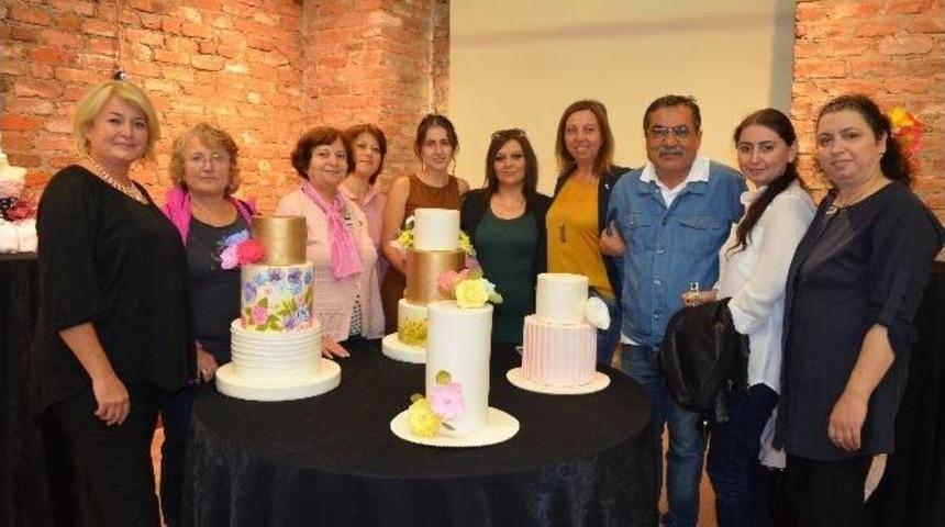 &Ccedil;i&ccedil;ek Temalı &ldquo;pasta Sergisi&rdquo; A&ccedil;ıldı