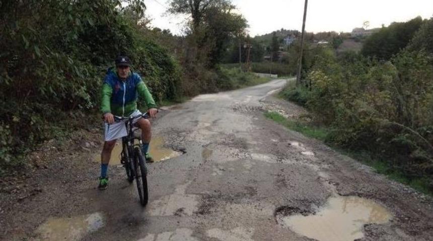 Ak&ccedil;akoca&rsquo;da 4 K&ouml;y Yol İstiyor