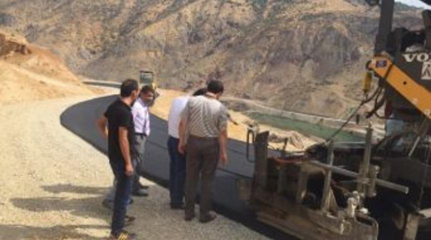 Batman K&ouml;ylerinde Asfaltlama &Ccedil;alışmaları Devam Ediyor&rlm;