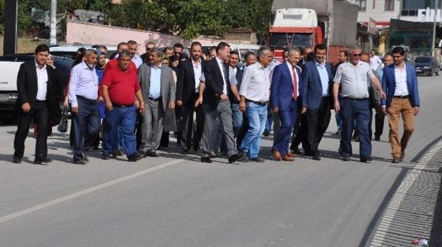 Uysal Dur Duraksız &Ccedil;alışıyor