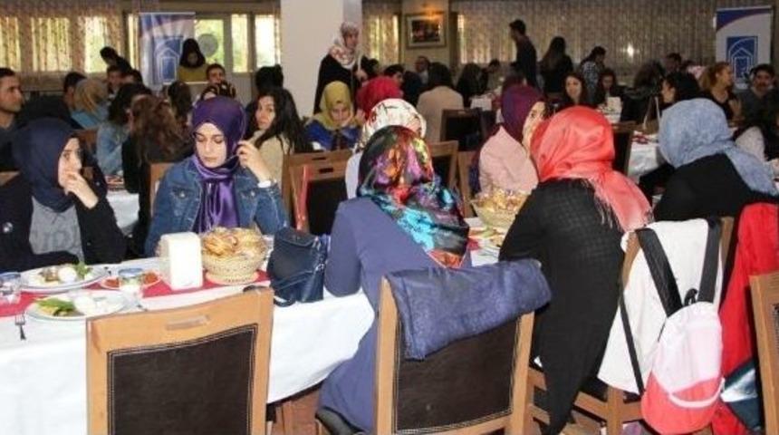 Tuşba Belediyesi&rsquo;nden &Ouml;ğretmenlere Kahvaltı