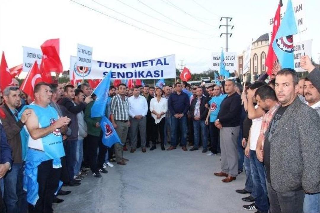 Demir &Ccedil;elik Fabrikası İş&ccedil;ilerinden Eylem