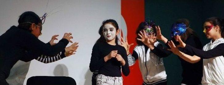 Bayraklı’da 30 Farklı Kurs G3