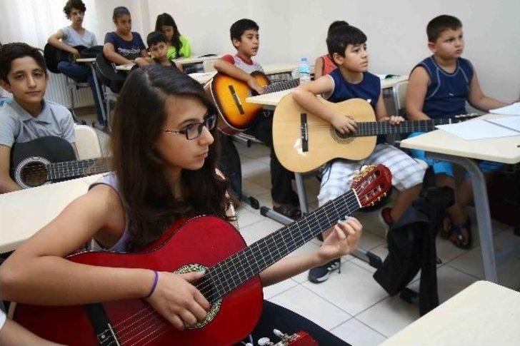 Bayraklı’da 30 Farklı Kurs G5