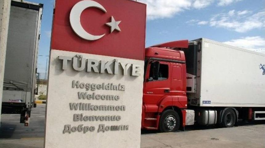Kapıkule&rsquo;de 10 Kilometrelik Tır Kuyruğu Oluştu