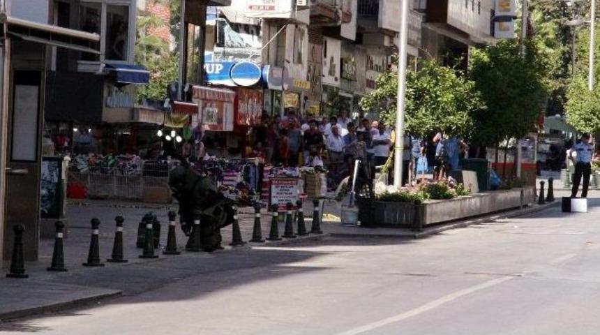 Sahipsiz &Ccedil;anta F&uuml;nye İle Patlatıldı