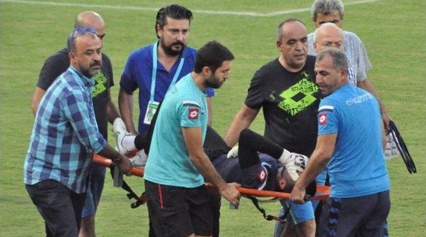 Adana Demirspor’da Kaleci Emrullah Şalk, Isınırken Sakatlandı