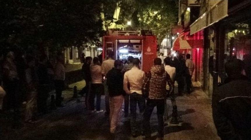 Restorandan Y&uuml;kselen Duman Paniğe Neden Oldu