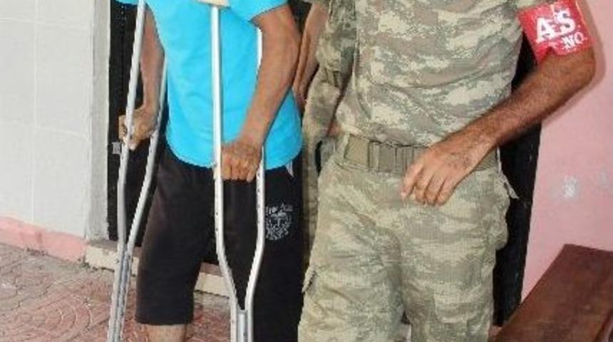 Askerden Hava Değişimine Geldi, Polise Molotof Attı