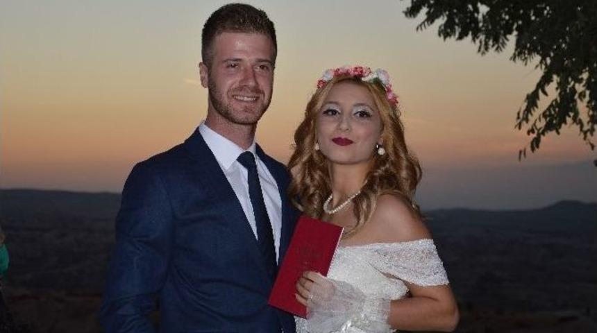 G&uuml;n Batımında D&uuml;nya Evine Girdiler