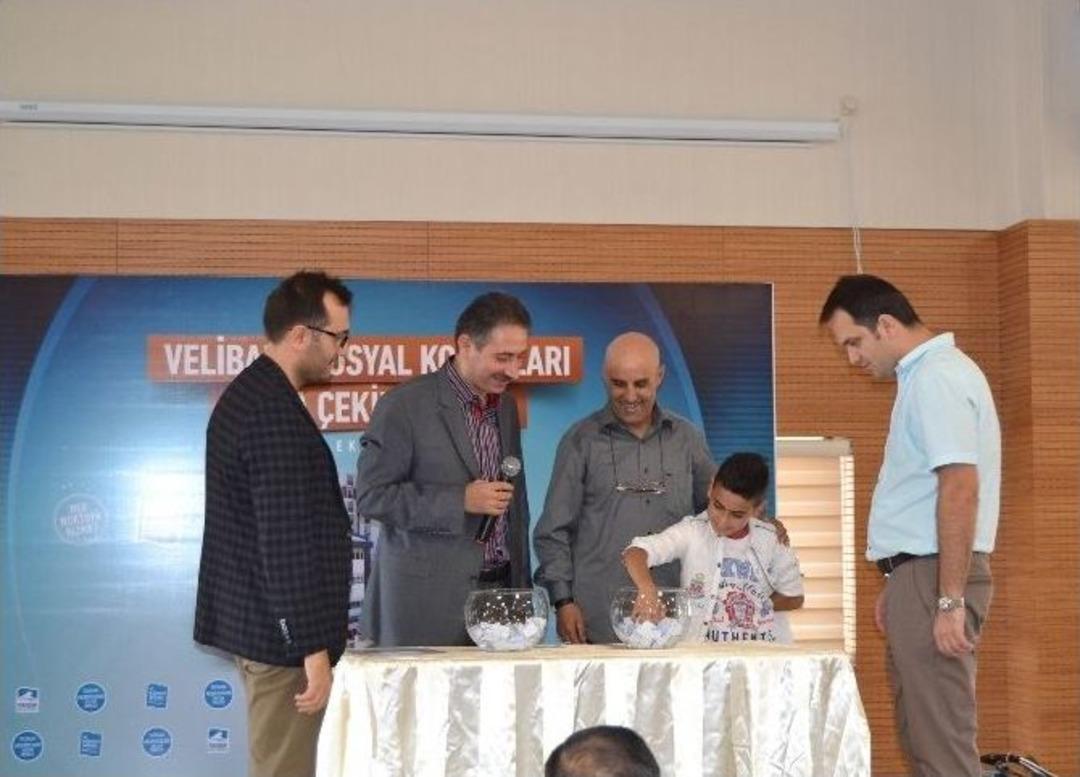 Gecekondu Sahiplerinin Yeni Daire Mutluluğu