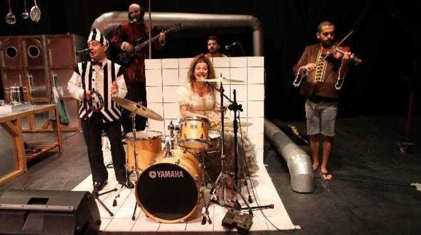 Abt, 15 Ekim&rsquo;de &rsquo;perde&rsquo; Diyor