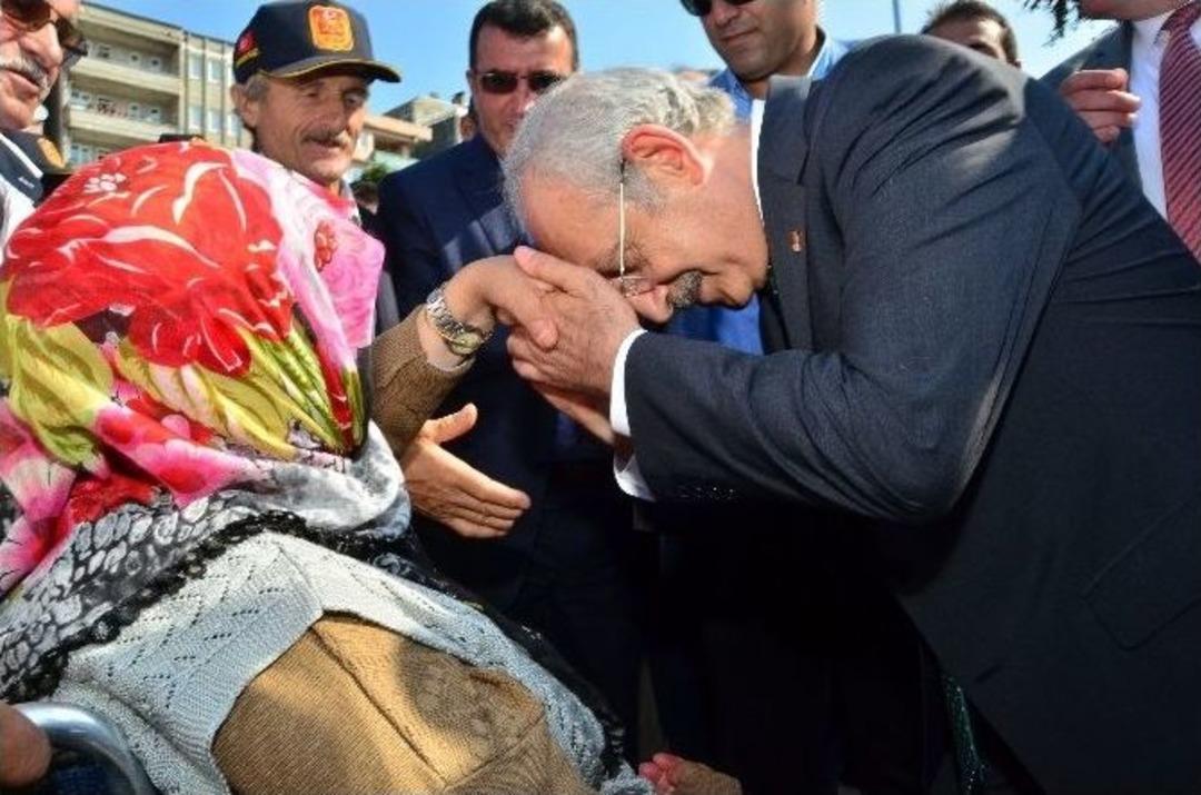 Kılı&ccedil;daroğlu, Atat&uuml;rk Heykelinin A&ccedil;ılışını Yaptı