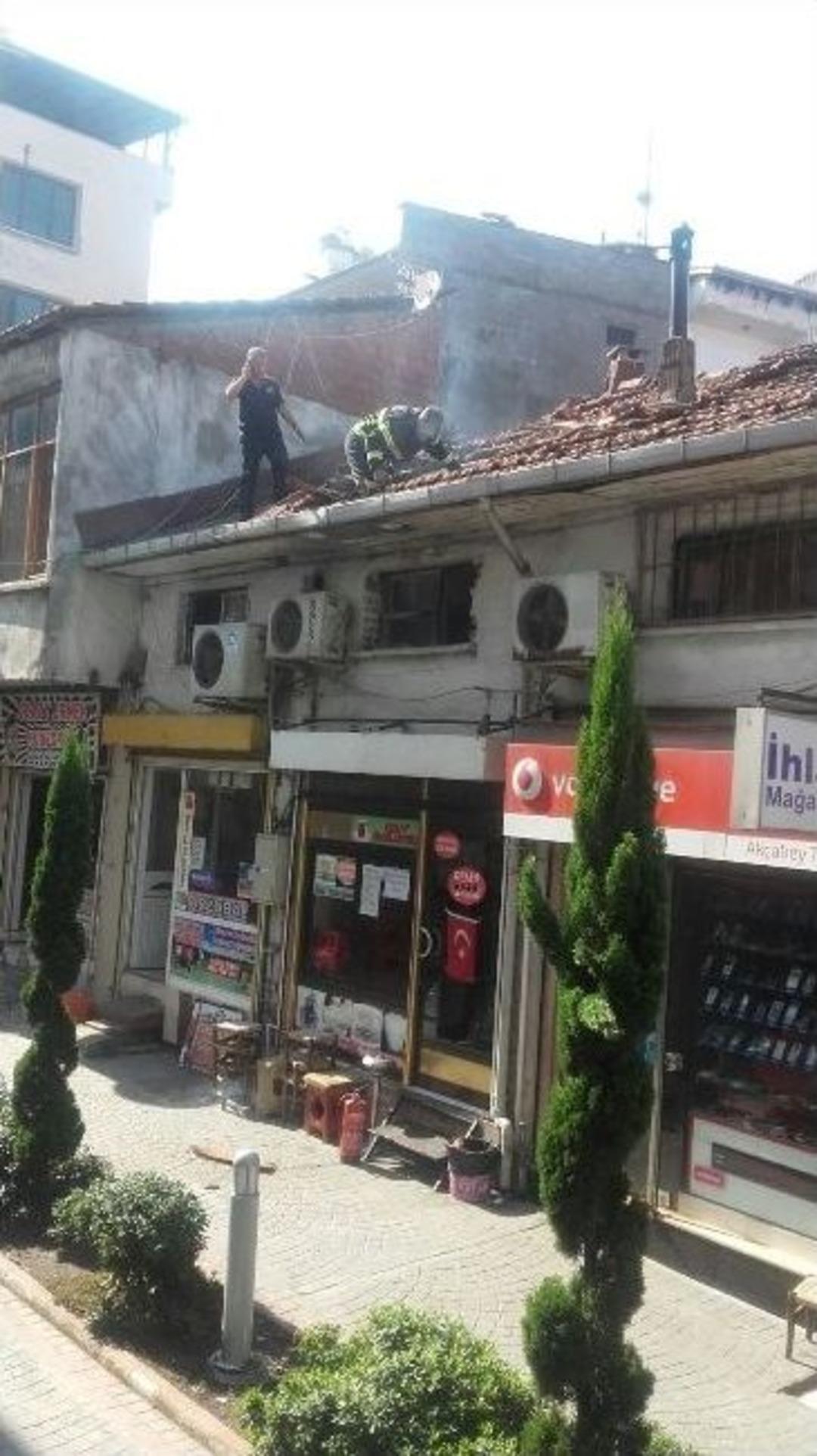 Ak&ccedil;akoca&rsquo;da Tarihi Sit Alanında &Ccedil;ıkan Yangın Korkuttu