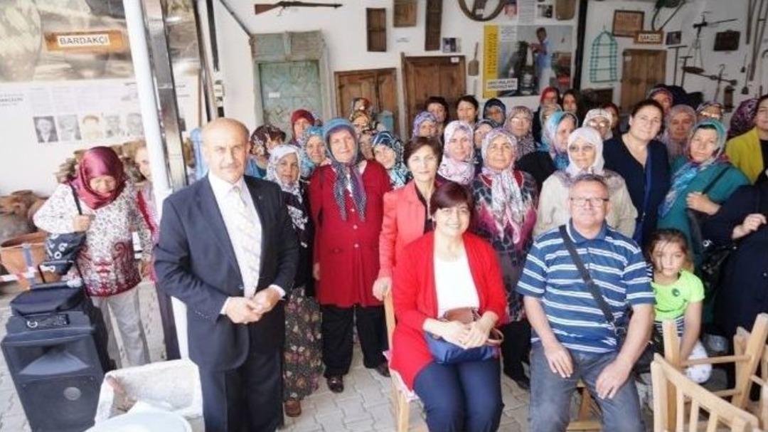 Manisalı Kadınlar, Sarıg&ouml;l Etnografya M&uuml;zesine Hayran Kaldı