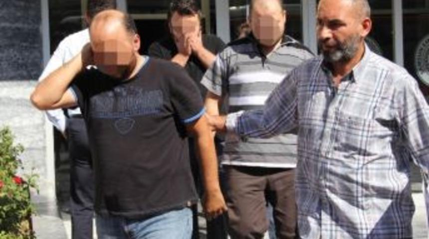 Ka&ccedil;ak Kazı Yaparken Su&ccedil;&uuml;st&uuml; Yakalandılar