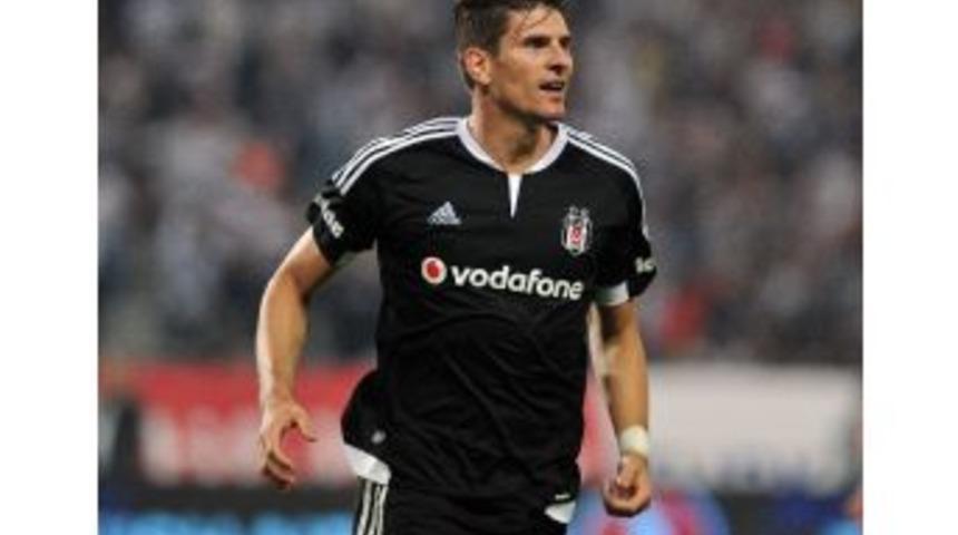 Gomez Atıyor, Kartal U&ccedil;uyor