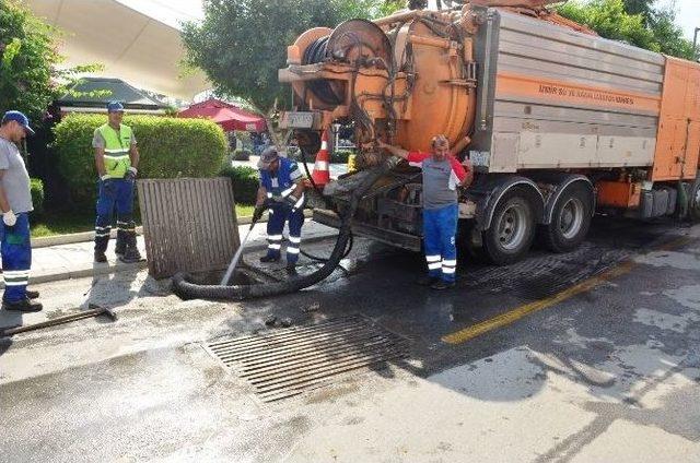 Selden Bozulan Yollar Düzeltiliyor, Dereler Islah Ediliyor