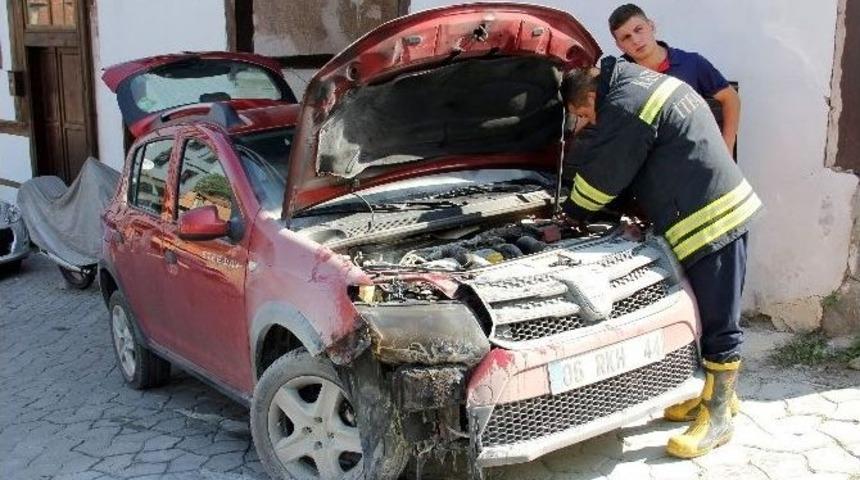 Yanan Aracı Okulun &Ouml;ğretmenleri S&ouml;nd&uuml;rd&uuml;