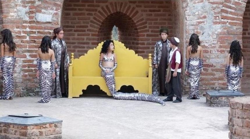 &lsquo;şahmeran&rsquo; Kızılkule&rsquo;de Sahnelendi