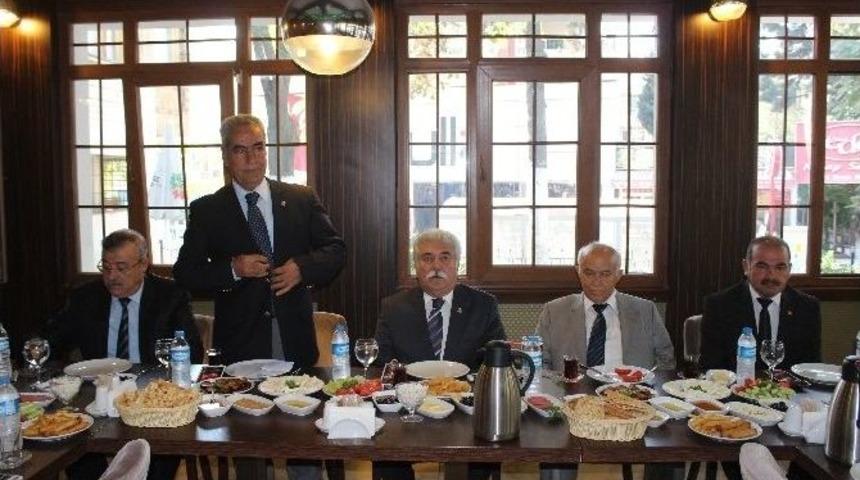 Chp Milletvekili Adayları Basın Mensuplarıyla Bir Araya Geldi