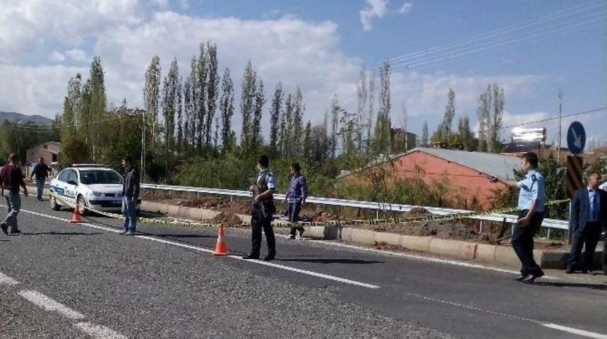 Okuldan &Ccedil;ıkan &Ouml;ğrenciye Kamyonet &Ccedil;arptı