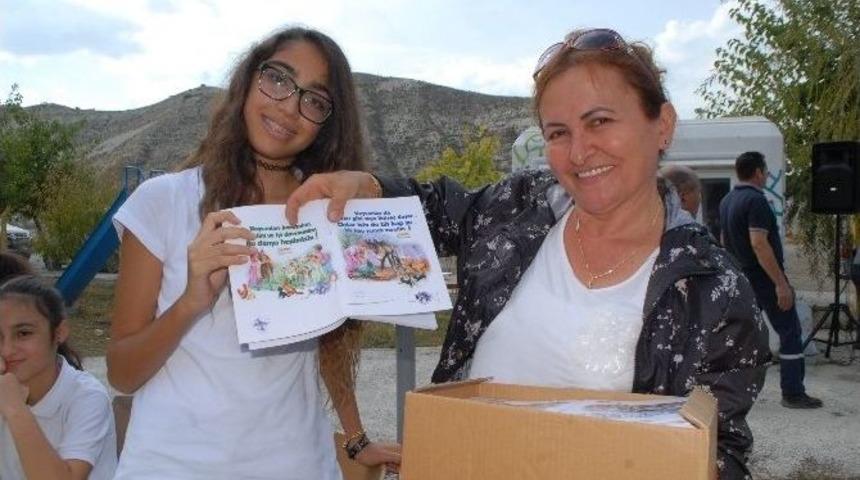 D&uuml;nya Hayvanları Koruma G&uuml;n&uuml; &Ouml;ğrencilerle Kutlandı