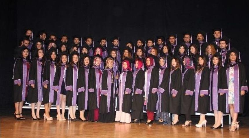 Erciyes &Uuml;niversitesi Diş Hekimliği Fak&uuml;ltesi&rsquo;nde Mezuniyet Heyecanı Yaşandı