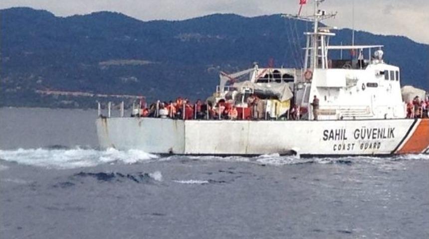 Bin 451 M&uuml;lteci Kurtarıldı, 4&rsquo;&uuml;n&uuml;n Cesedi &Ccedil;ıkarıldı