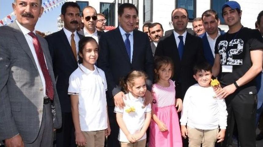 Şanlıurfa Valisi K&uuml;&ccedil;&uuml;k, &ldquo;sınıf Başına 30 &Ouml;ğrenci D&uuml;şecek&rdquo;