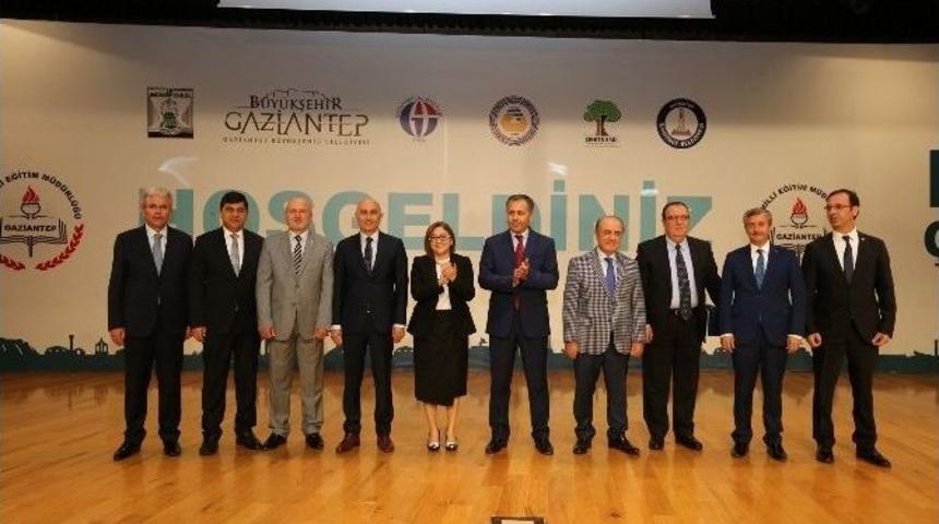 Şahin Bu Şehrin Ulaşımı Kadar Eğitimi İle De İlgileniyoruz