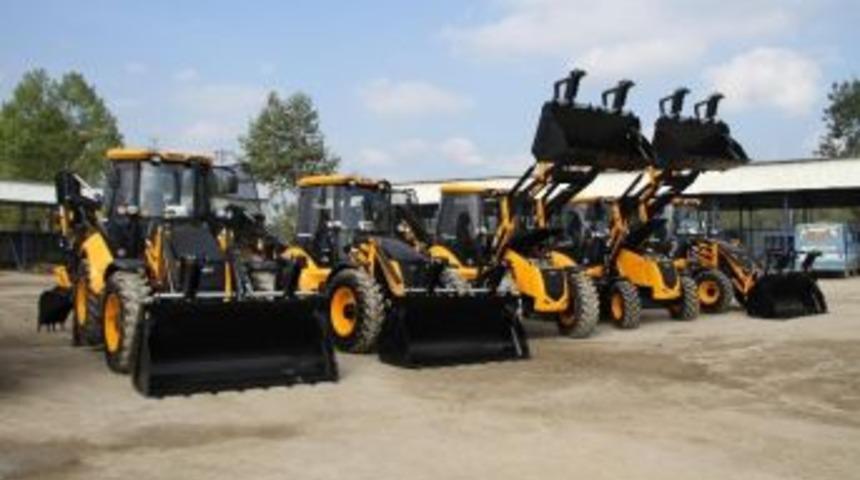 Akyazı Belediyesi Ara&ccedil; Filosunu G&uuml;&ccedil;lendirdi