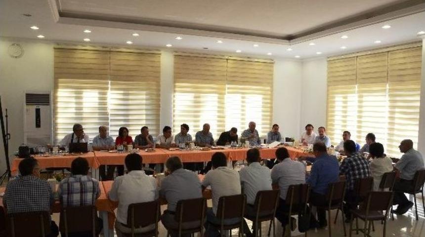 Dsi B&ouml;lge M&uuml;d&uuml;r&uuml; &Ouml;zg&uuml;r, Şube M&uuml;d&uuml;rleriyle Buluştu