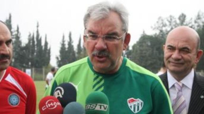 B&ouml;l&uuml;kbaşı: "taraftarlardan &Ouml;z&uuml;r Dilerim"