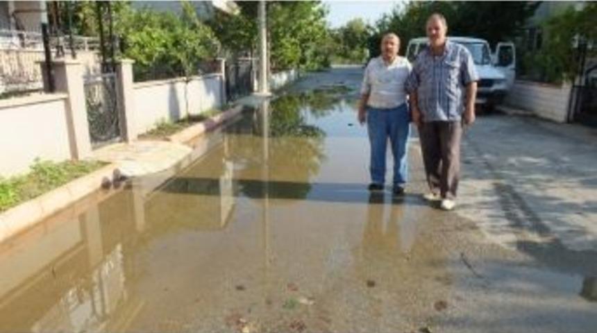 Burhaniye&rsquo;de Patlayan Suya Vatandaş Tepkisi