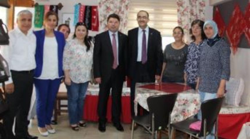 Ak Parti Adaylarından El Sanatları Derneğine Ziyaret