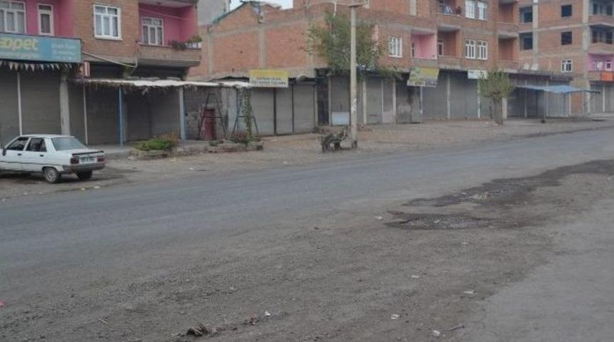 Bismil&rsquo;de &Ouml;ğretmen Ve &Ouml;ğrenciler Okulda Mahsur Kaldı