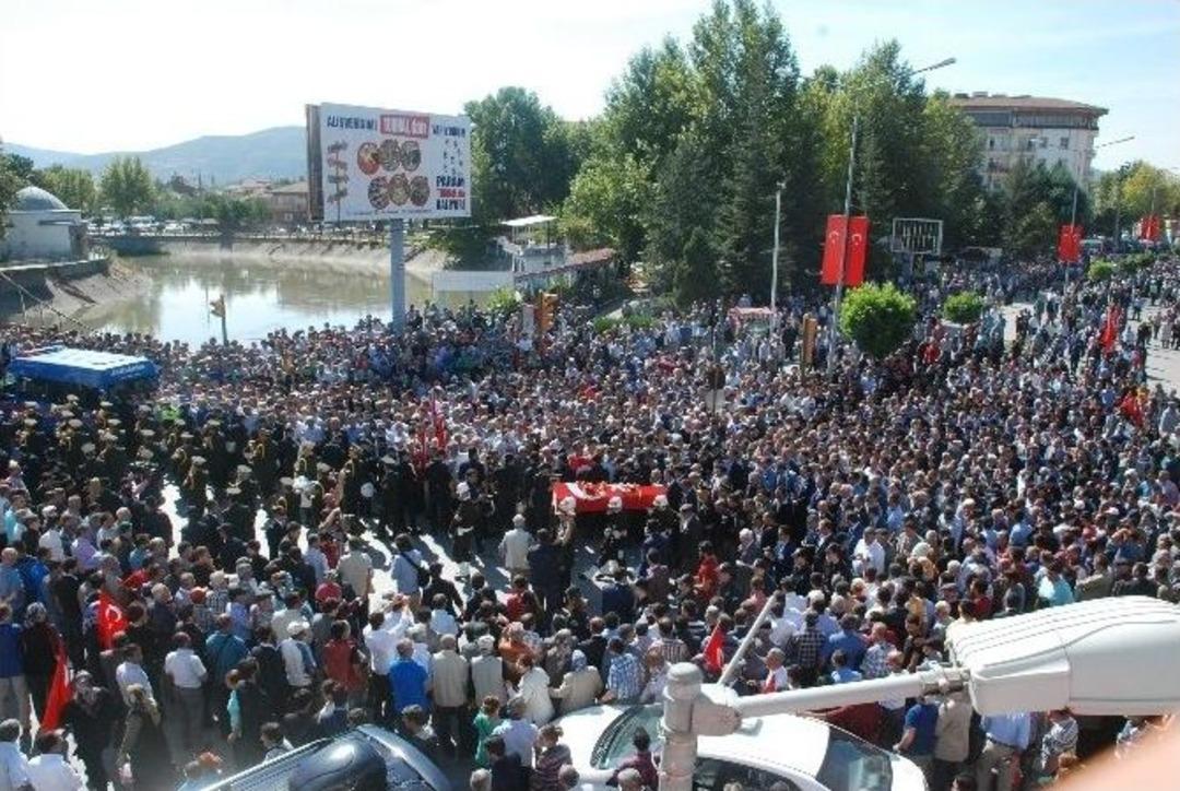 Şehidi Binler Uğurladı