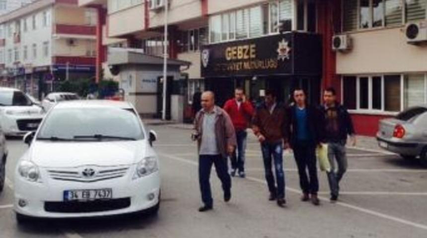 &Ccedil;alıştıkları Fabrikadan 100 Bin Tl Değerinde Boru &Ccedil;aldılar